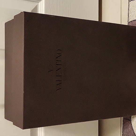 ๐ฏAuth Valentino sneakers 38 with original box and accessories - Picture 4 of 17